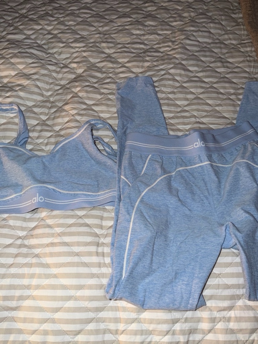 ALO Yoga Light Blue Seamless Sports Bra & Leggings Set